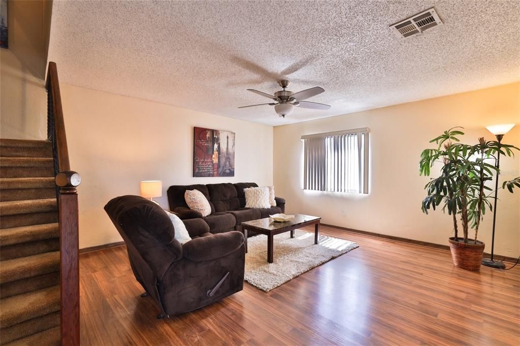 For Sale: $229,800 (3 beds, 2 baths, 1442 Square Feet)
