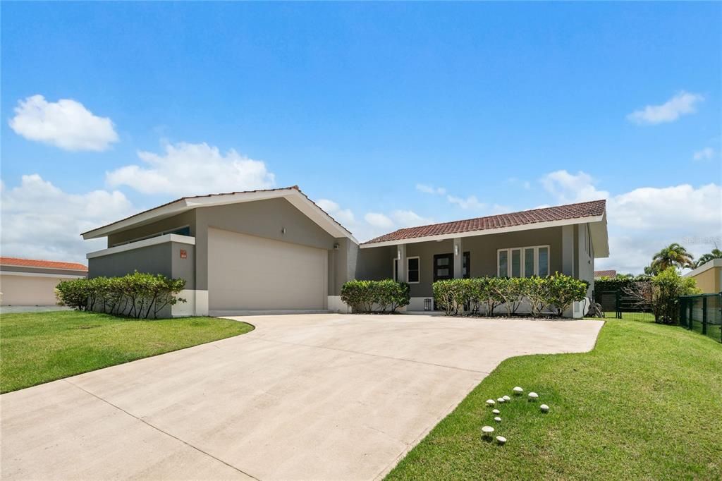 Recently Sold: $1,399,000 (3 beds, 3 baths, 2900 Square Feet)