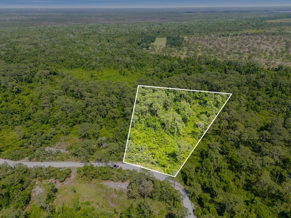 На продажу: $41,000 (2.49 acres)