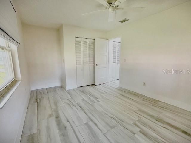 Active With Contract: $427,900 (2 beds, 2 baths, 1239 Square Feet)