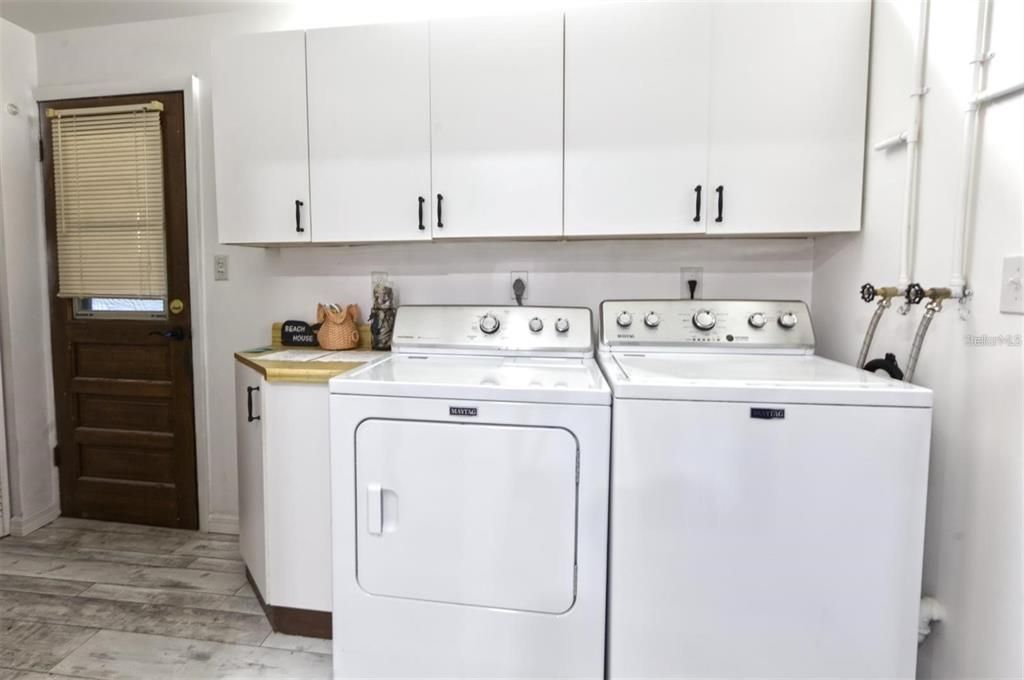 For Sale: $475,000 (3 beds, 2 baths, 1809 Square Feet)