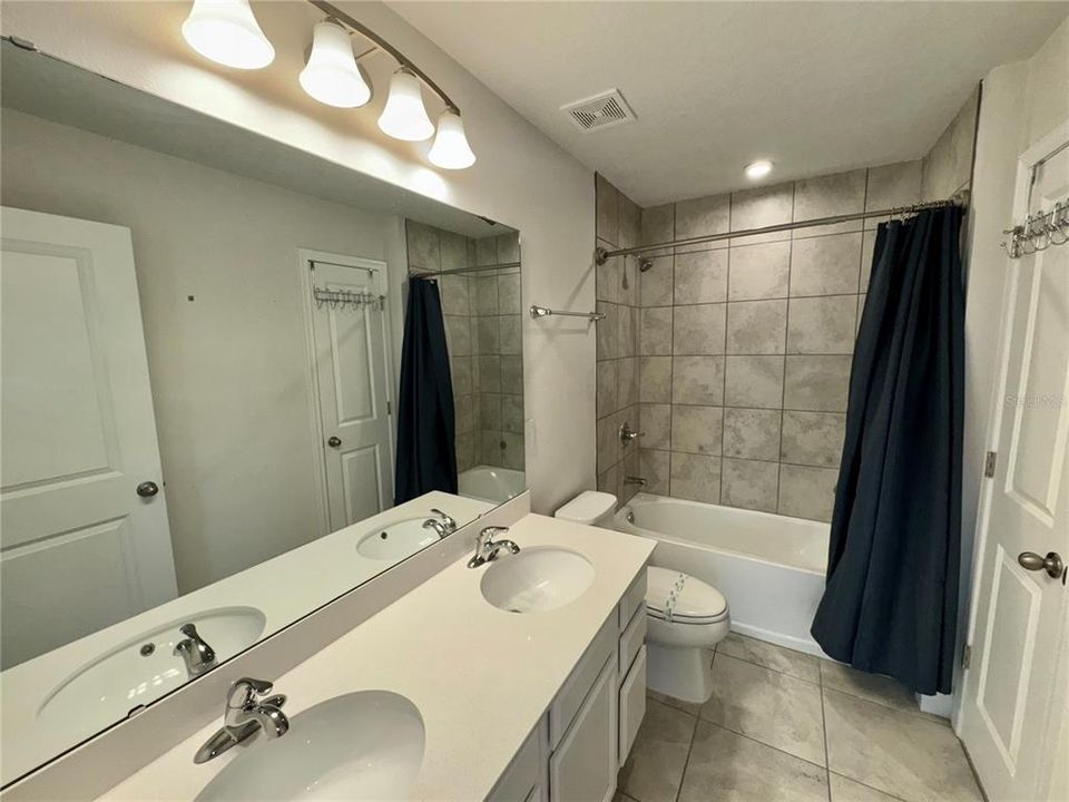 Недавно арендовано: $2,345 (4 спален, 2 ванн, 2336 Квадратных фут)