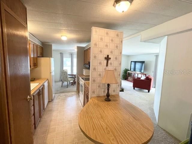 For Sale: $175,000 (2 beds, 2 baths, 1056 Square Feet)