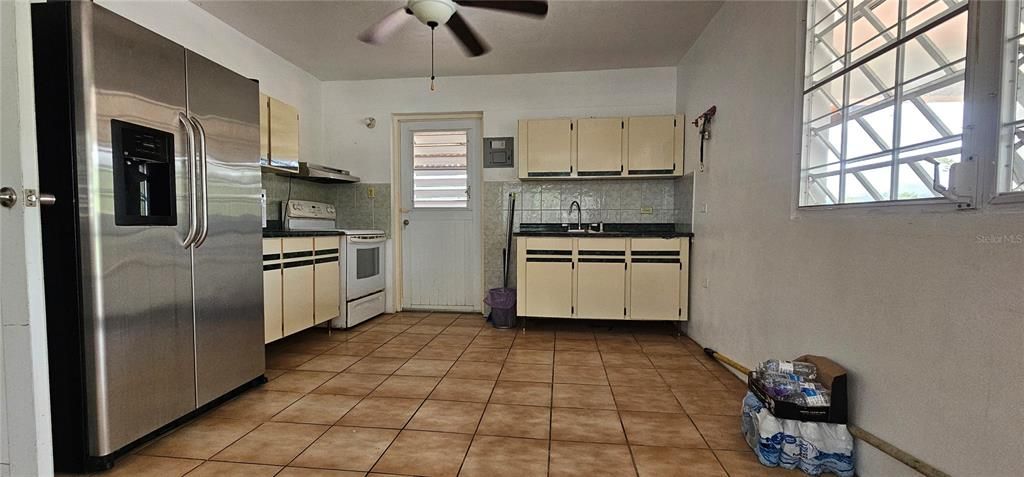 For Sale: $257,000 (0 beds, 0 baths, 1862 Square Feet)