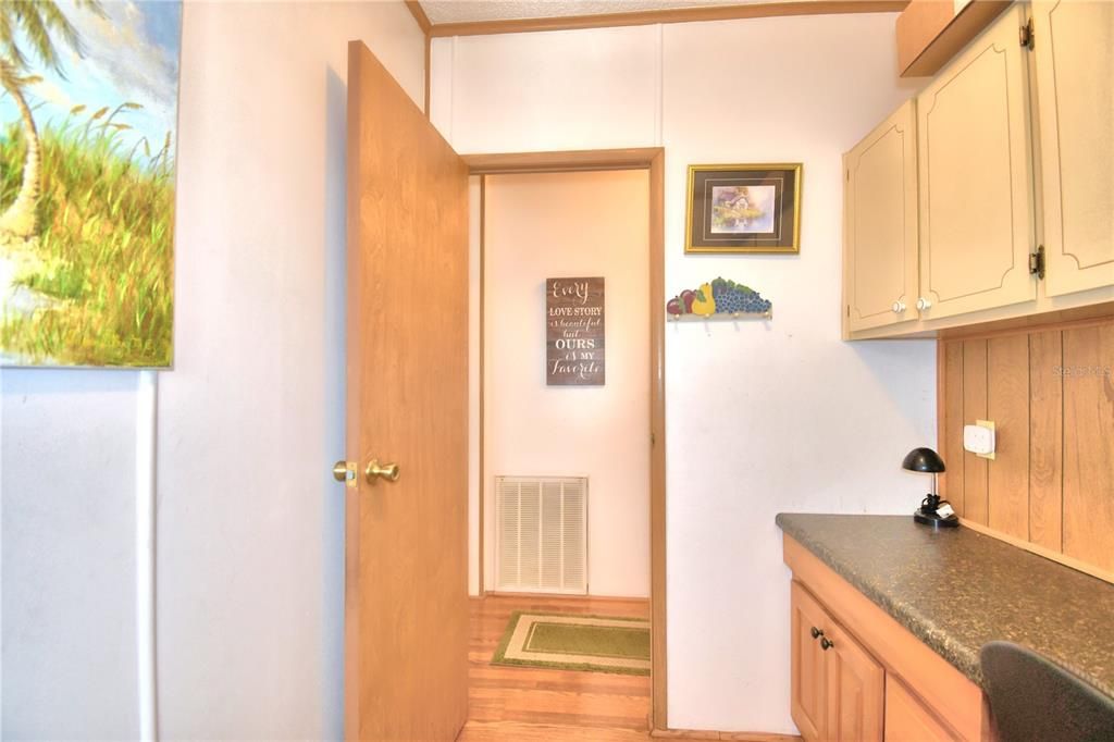 For Sale: $138,500 (2 beds, 2 baths, 1144 Square Feet)