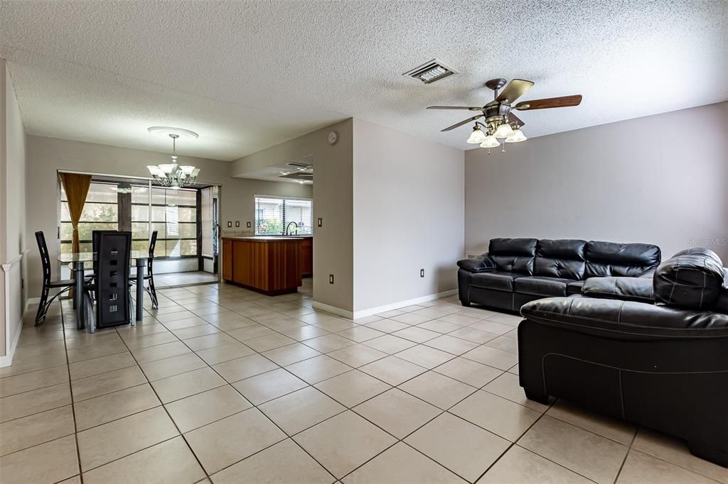 For Rent: $1,699 (2 beds, 2 baths, 1005 Square Feet)