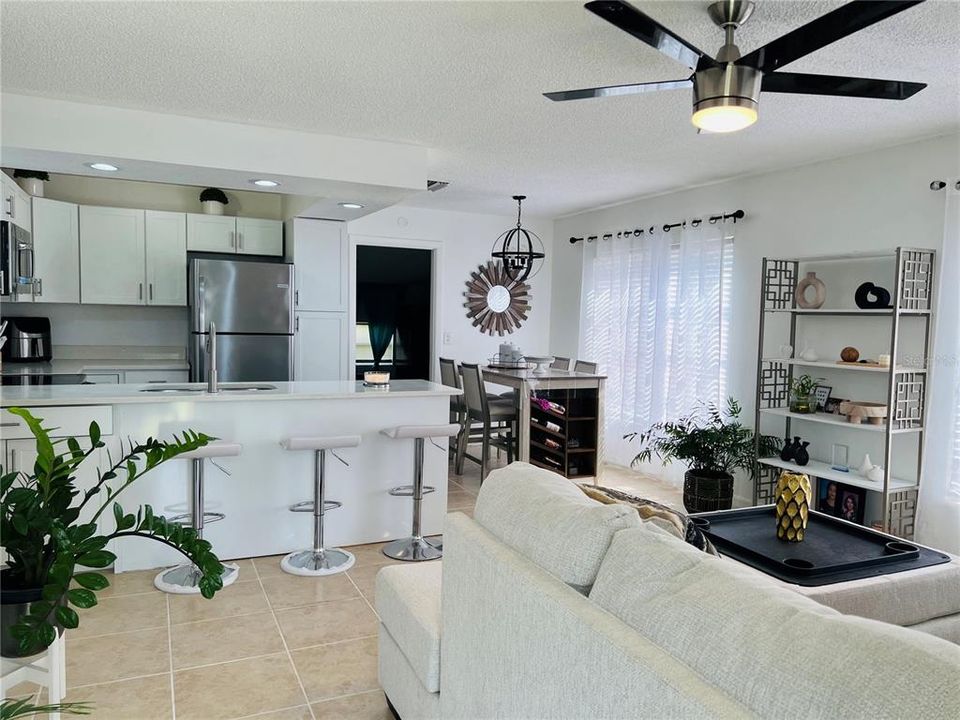 Active With Contract: $347,300 (3 beds, 3 baths, 1134 Square Feet)