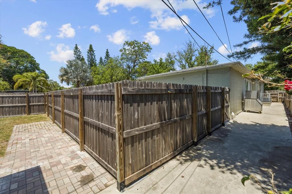For Sale: $410,000 (3 beds, 1 baths, 1382 Square Feet)