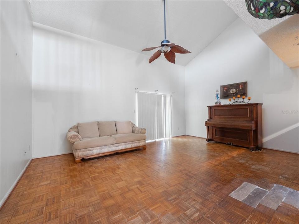 For Sale: $265,000 (2 beds, 2 baths, 1660 Square Feet)