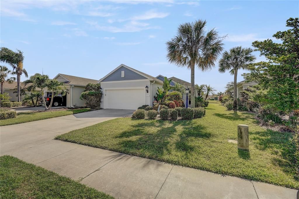 For Sale: $425,000 (3 beds, 2 baths, 1303 Square Feet)