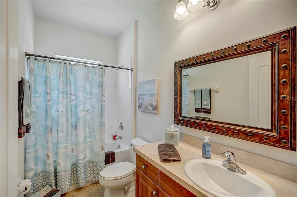待售: $425,000 (3 贝兹, 2 浴室, 1303 平方英尺)
