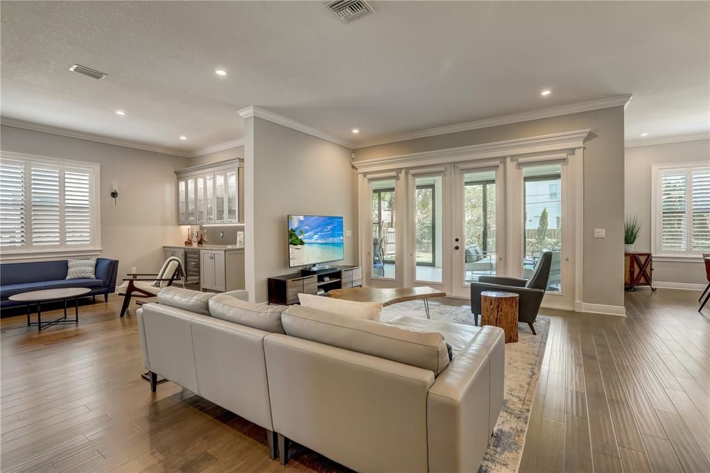 Active With Contract: $1,995,000 (4 beds, 4 baths, 4045 Square Feet)