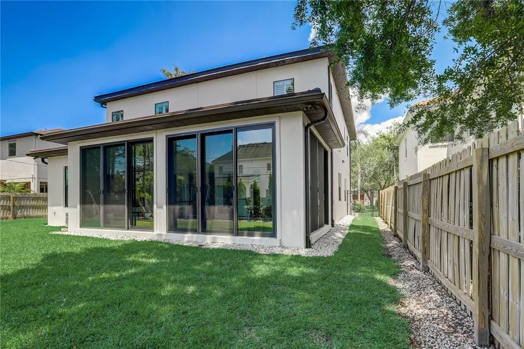 4 seasons bonus room with impact windows