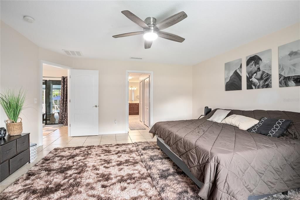 Active With Contract: $430,000 (3 beds, 2 baths, 1952 Square Feet)