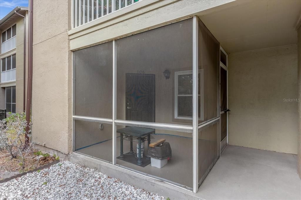 Active With Contract: $145,000 (1 beds, 1 baths, 747 Square Feet)