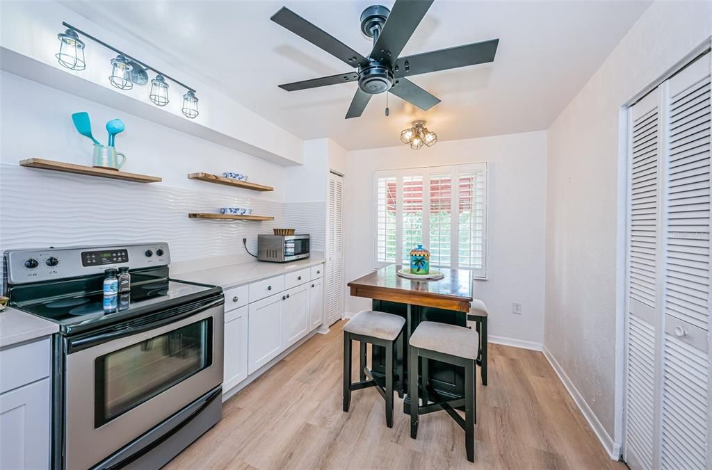 For Sale: $269,900 (2 beds, 2 baths, 1341 Square Feet)