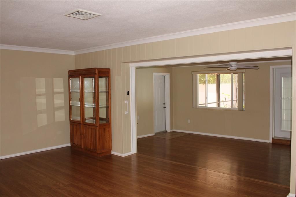 Formal diving and dining room
