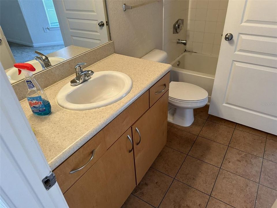 For Sale: $165,000 (1 beds, 1 baths, 849 Square Feet)