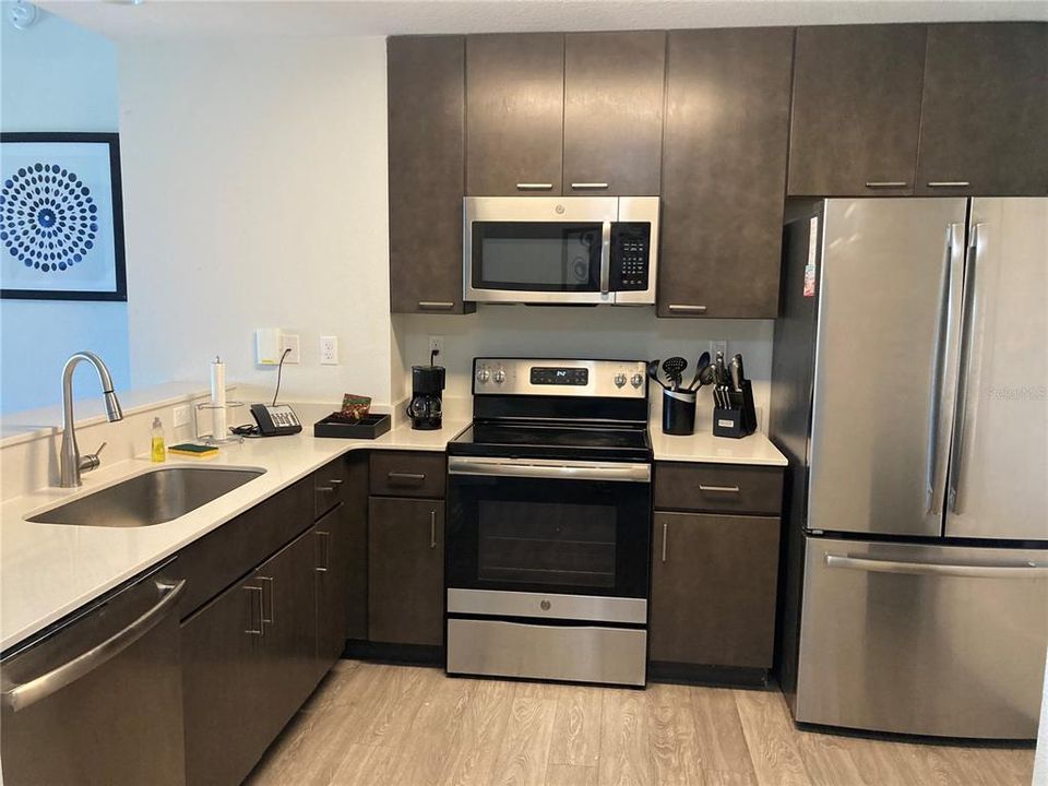 For Sale: $360,000 (2 beds, 2 baths, 1375 Square Feet)