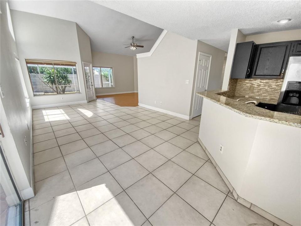 For Sale: $475,000 (4 beds, 2 baths, 2039 Square Feet)