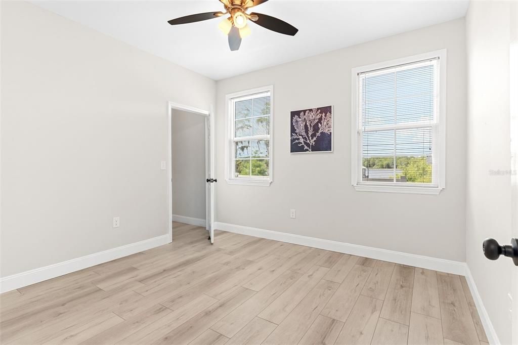 Active With Contract: $270,000 (3 beds, 2 baths, 1260 Square Feet)