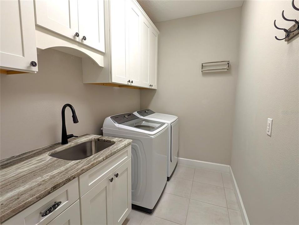 For Rent: $2,850 (2 beds, 2 baths, 1678 Square Feet)