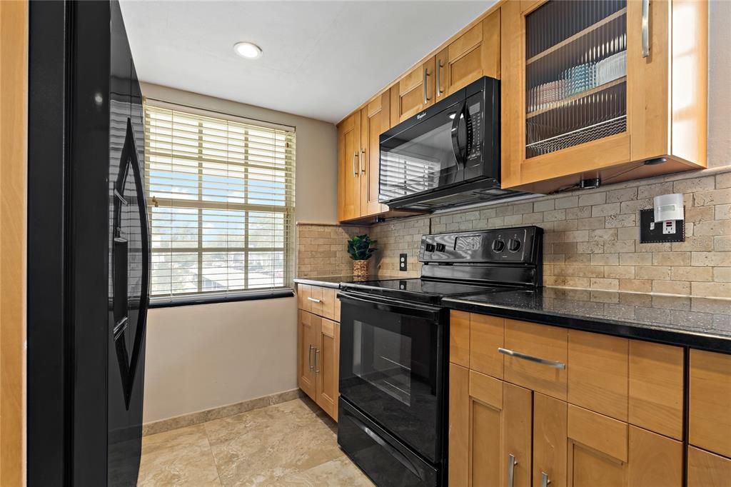 For Sale: $290,000 (2 beds, 2 baths, 1436 Square Feet)