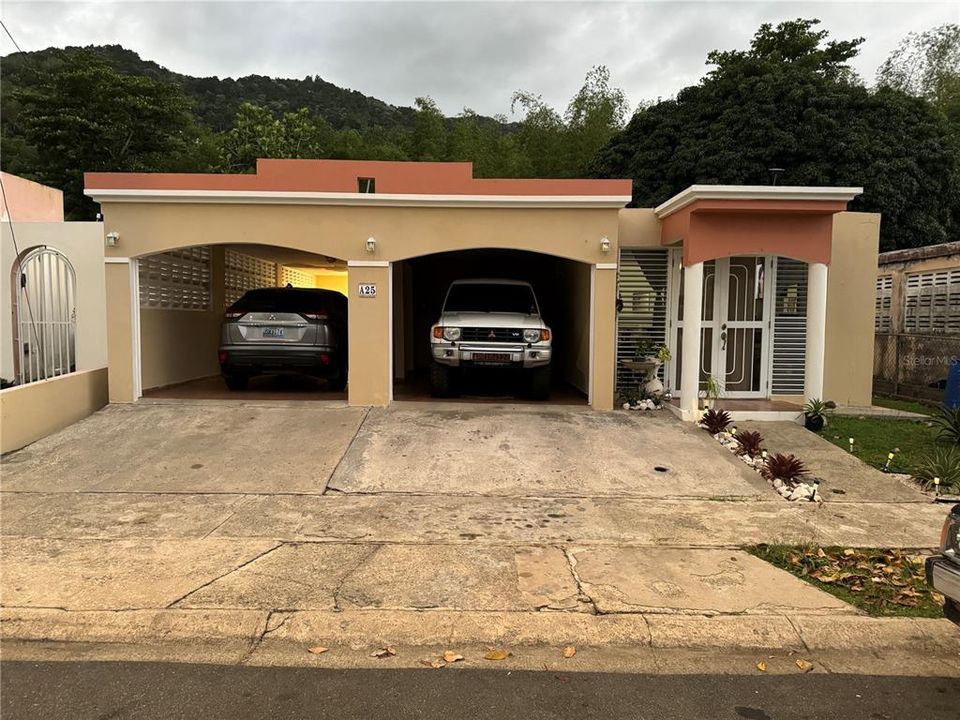 Vendido Recientemente: $140,000 (3 camas, 2 baños, 3243 Pies cuadrados)