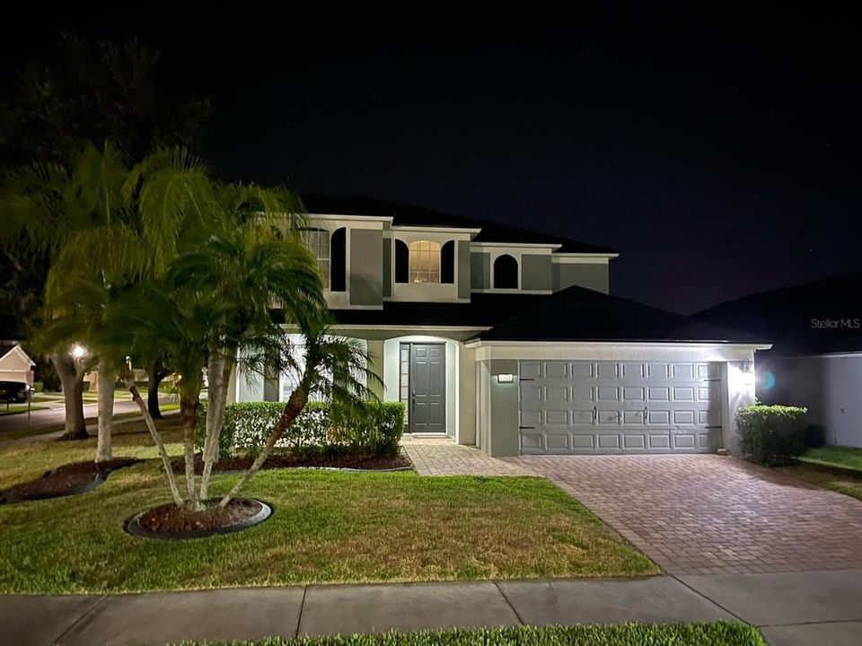 Active With Contract: $550,000 (4 beds, 3 baths, 2543 Square Feet)