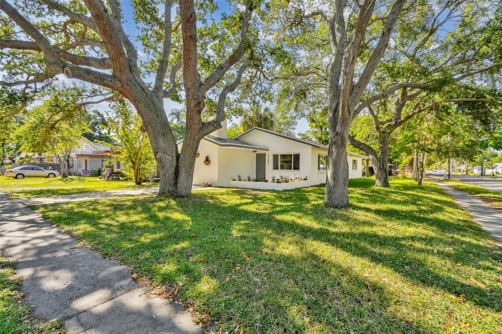 For Sale: $575,000 (3 beds, 2 baths, 1450 Square Feet)