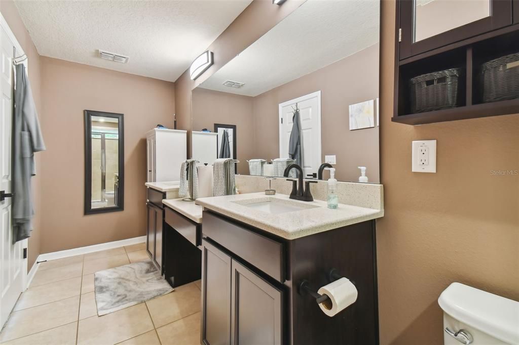Recently Sold: $350,000 (3 beds, 2 baths, 1880 Square Feet)