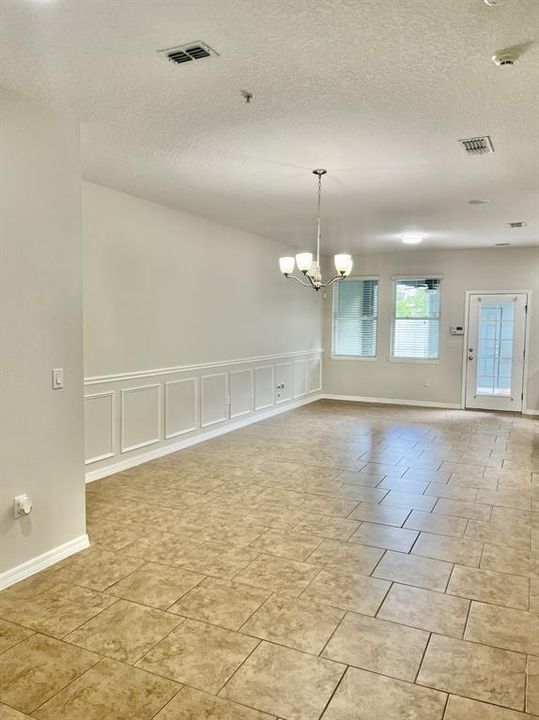 Active With Contract: $295,000 (3 beds, 2 baths, 1876 Square Feet)