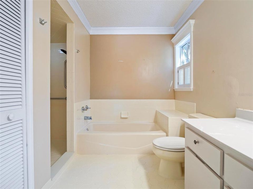 待售: $370,000 (3 贝兹, 2 浴室, 1887 平方英尺)