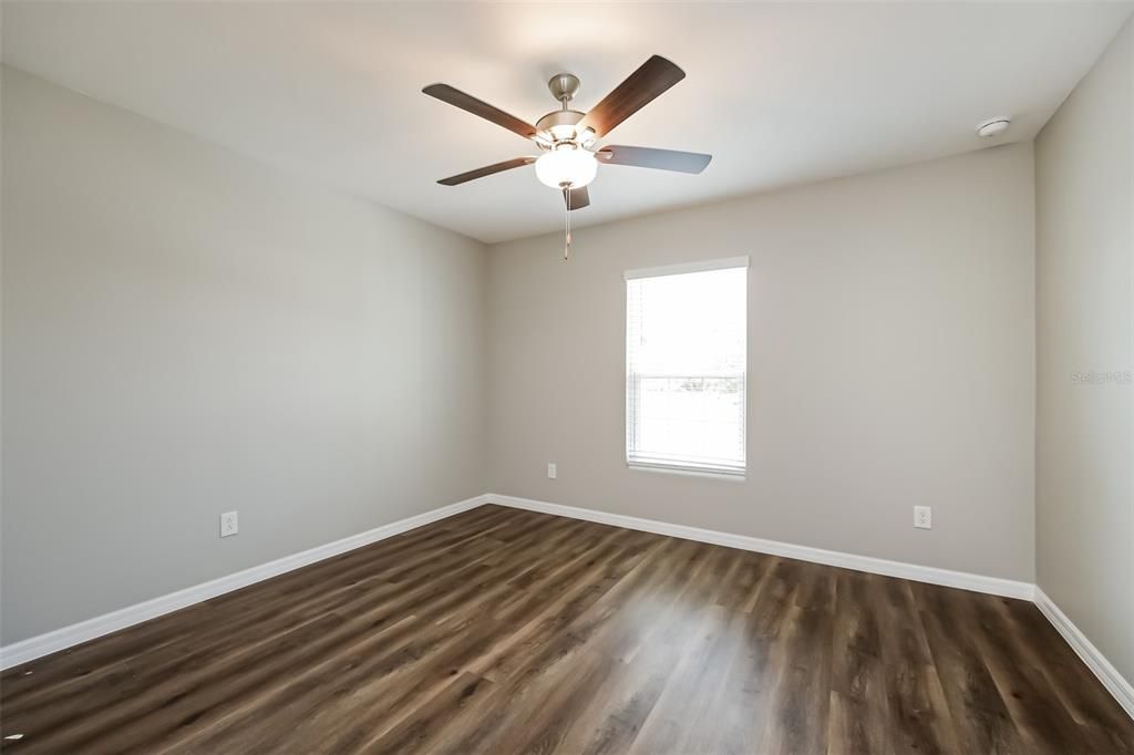 For Sale: $329,900 (3 beds, 2 baths, 1833 Square Feet)