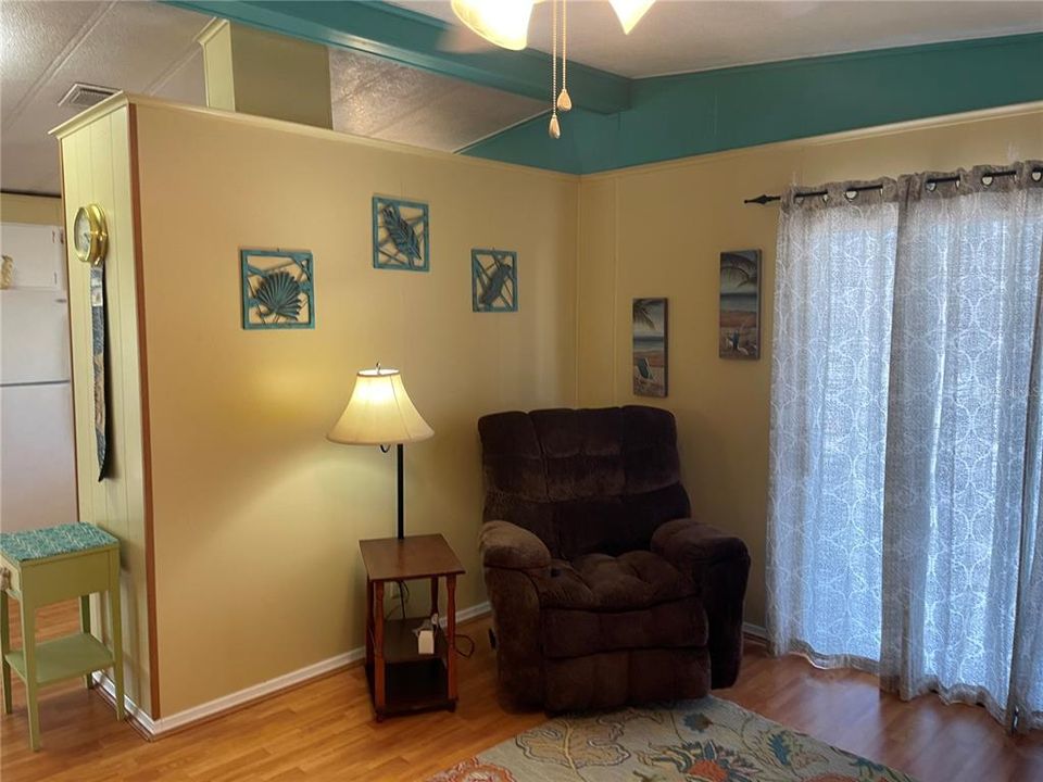 For Sale: $249,900 (2 beds, 2 baths, 1040 Square Feet)