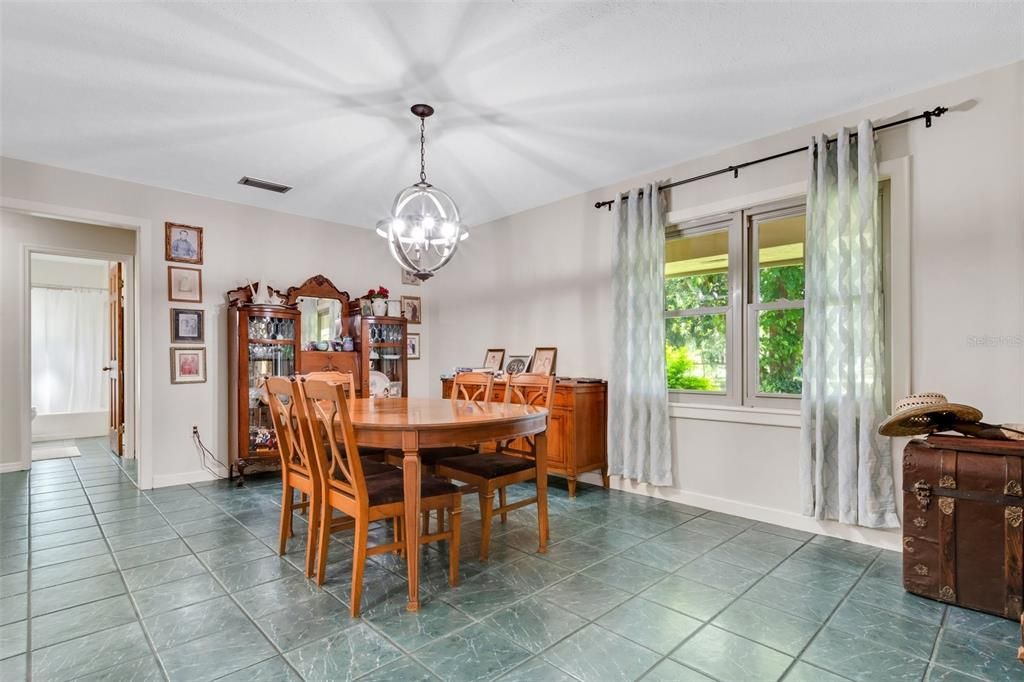 Active With Contract: $1,295,000 (3 beds, 2 baths, 2644 Square Feet)