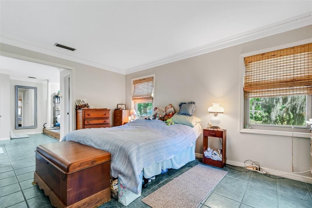 Active With Contract: $1,295,000 (3 beds, 2 baths, 2644 Square Feet)