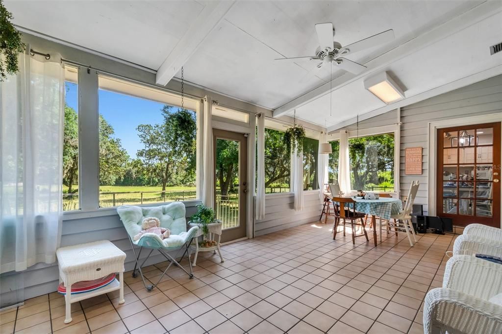 Recently Sold: $1,295,000 (3 beds, 2 baths, 2644 Square Feet)