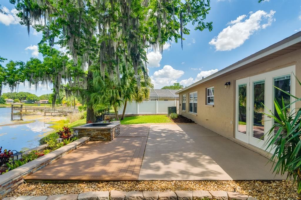 Recently Sold: $450,000 (3 beds, 2 baths, 1952 Square Feet)