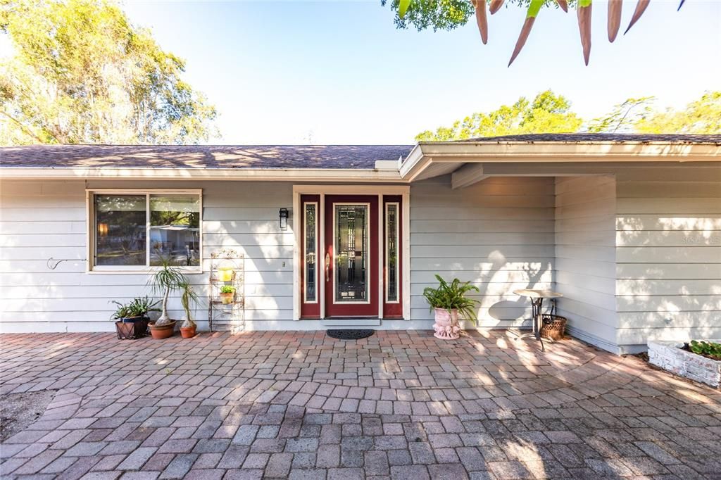 Active With Contract: $499,900 (3 beds, 2 baths, 1637 Square Feet)