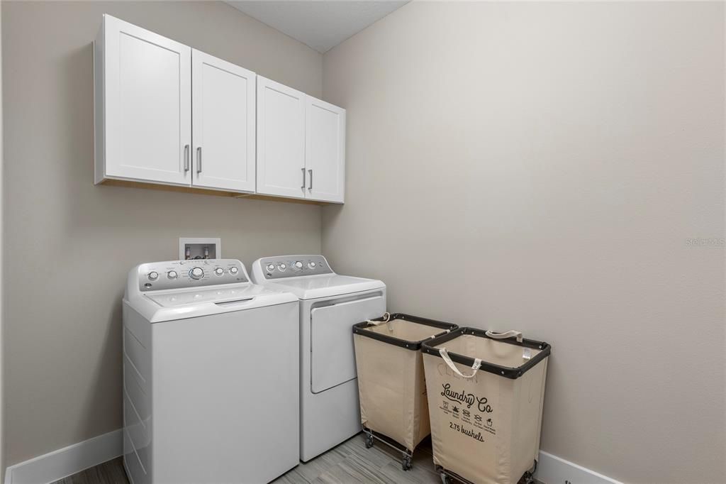 For Sale: $385,000 (2 beds, 2 baths, 2280 Square Feet)