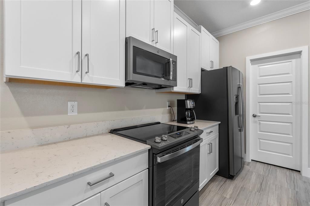 For Sale: $415,000 (2 beds, 2 baths, 2280 Square Feet)
