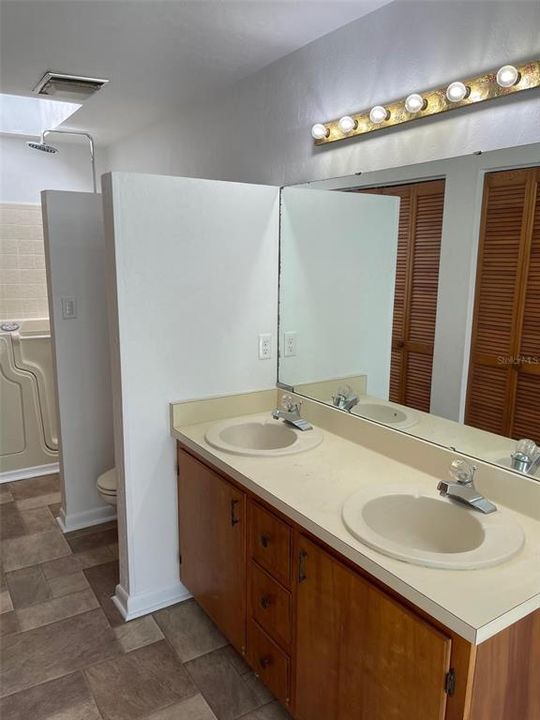 Newer master bath with duel sinks