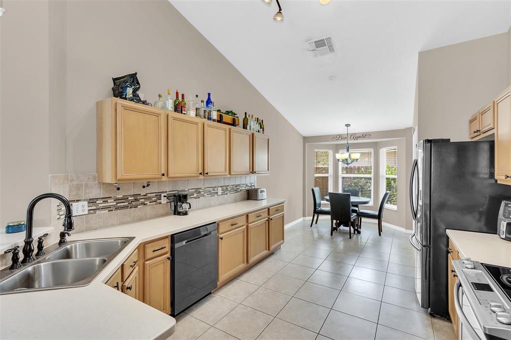For Sale: $524,900 (4 beds, 2 baths, 2008 Square Feet)