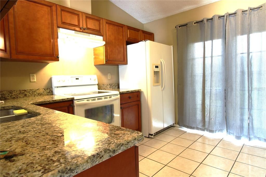 For Rent: $1,595 (2 beds, 2 baths, 837 Square Feet)