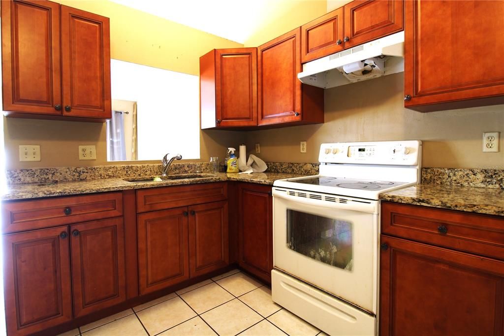 For Rent: $1,595 (2 beds, 2 baths, 837 Square Feet)
