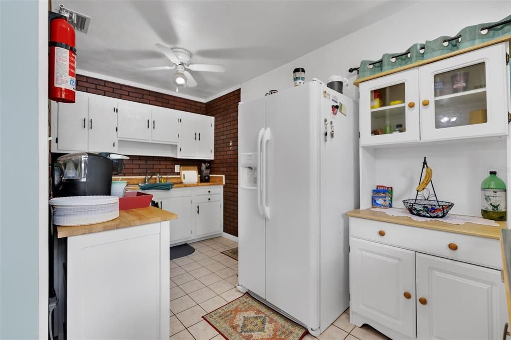 For Sale: $339,999 (3 beds, 1 baths, 1240 Square Feet)