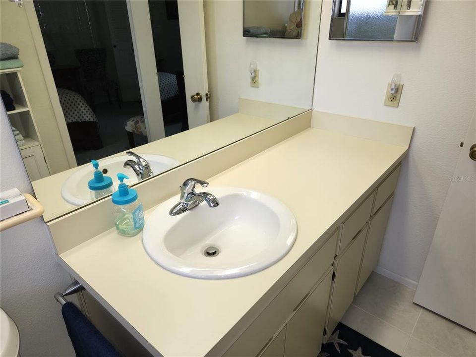 For Sale: $265,000 (2 beds, 2 baths, 1446 Square Feet)