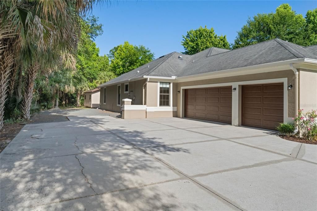 Active With Contract: $524,900 (4 beds, 3 baths, 2357 Square Feet)