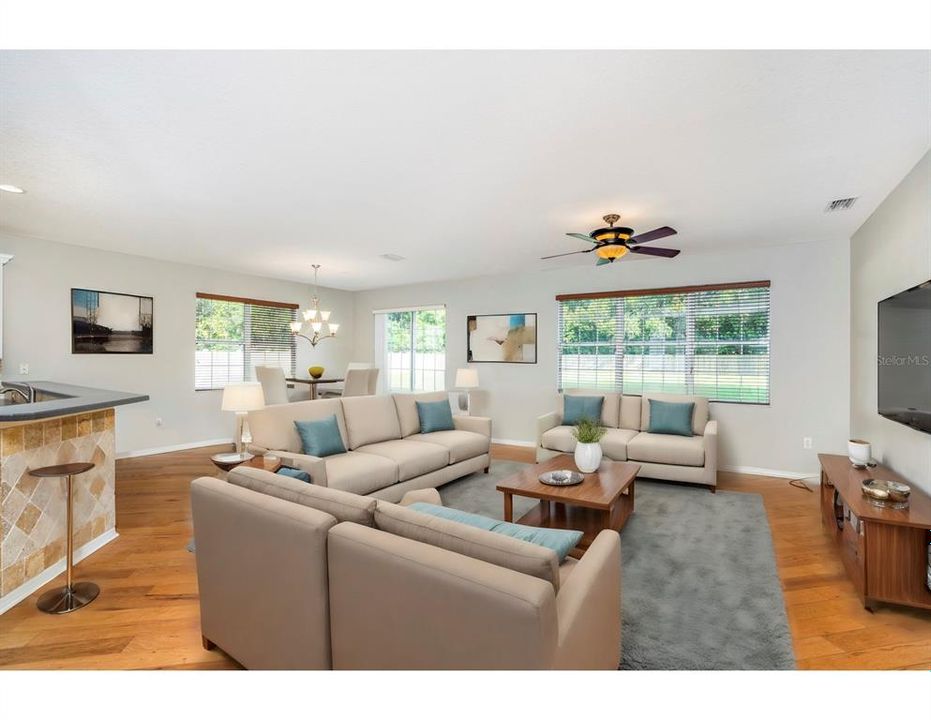 For Sale: $519,000 (5 beds, 2 baths, 3301 Square Feet)